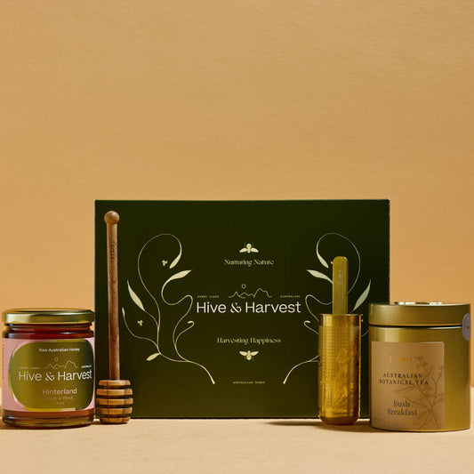 Hinterland Breakfast Tea Gift Set with black tea, honey, infuser and olive wood dipper
